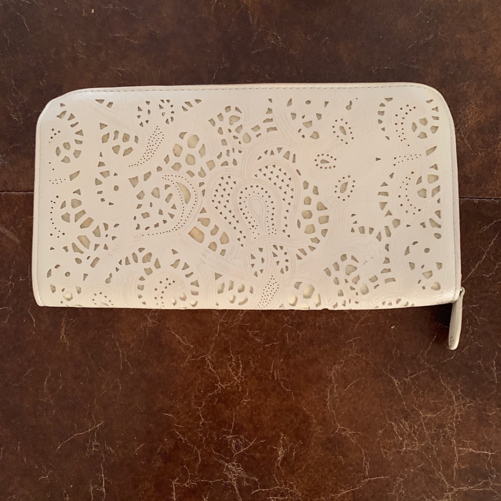 Off-White Wallet - Picture 2 of 3